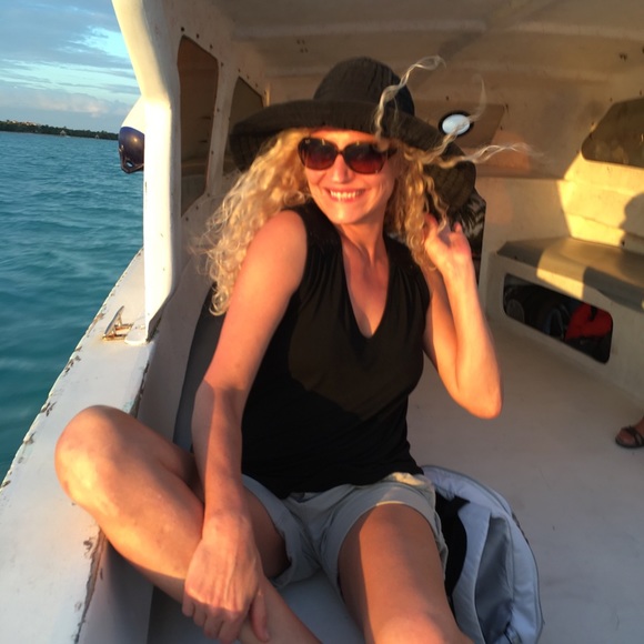 Meet your Posher, Jodie - Picture 2 of 2